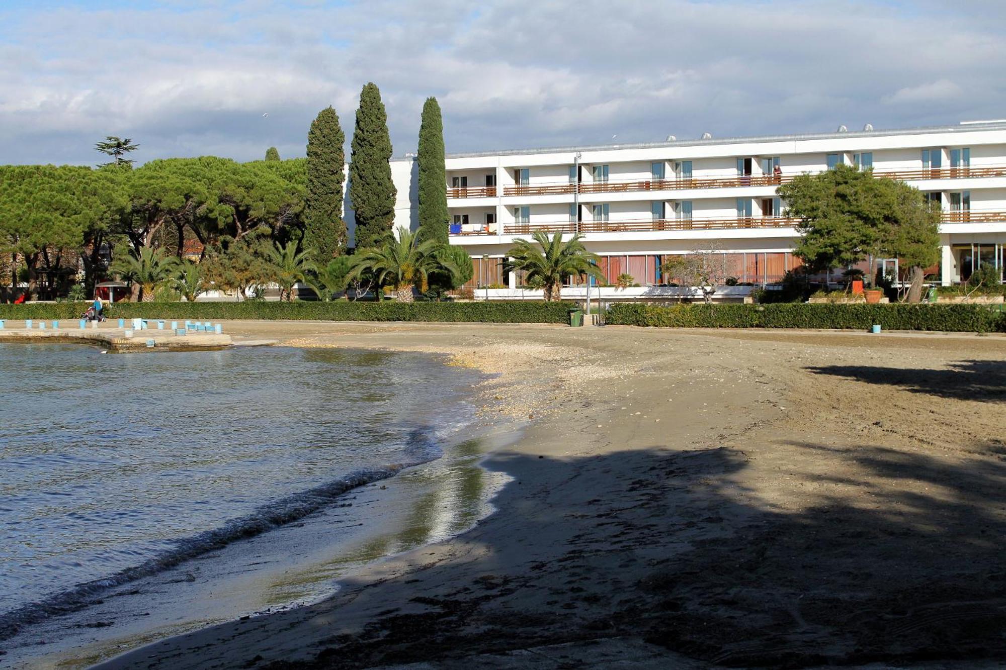 Family Friendly Apartments With A Swimming Pool Zadar - 18098 ภายนอก รูปภาพ