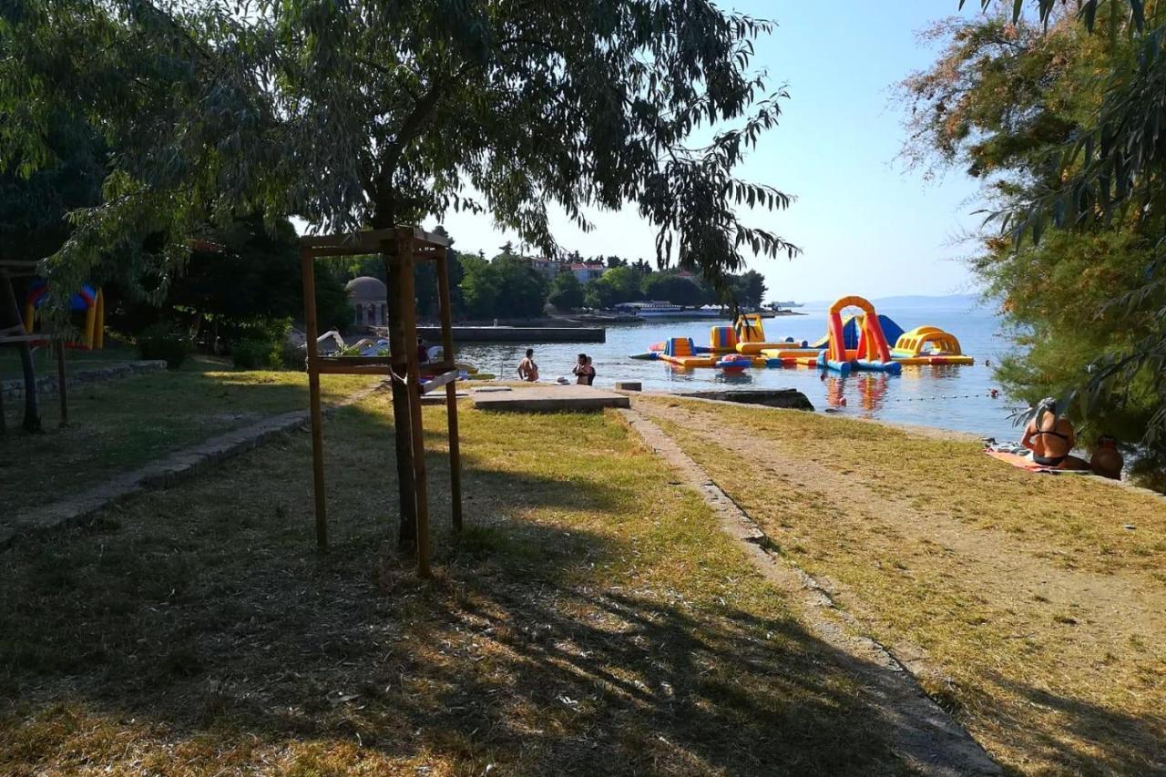 Family Friendly Apartments With A Swimming Pool Zadar - 18098 ภายนอก รูปภาพ
