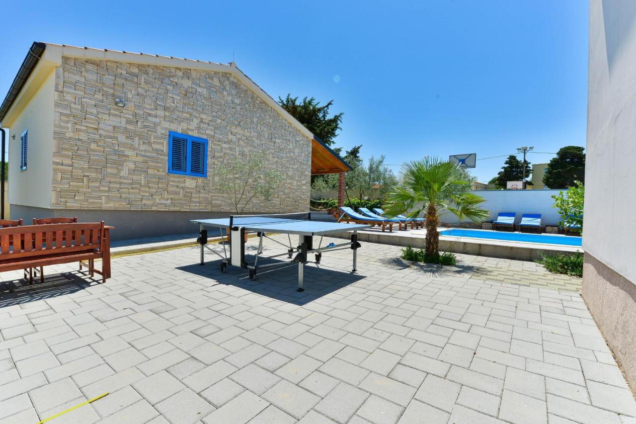 Family Friendly Apartments With A Swimming Pool Zadar - 18098 ภายนอก รูปภาพ