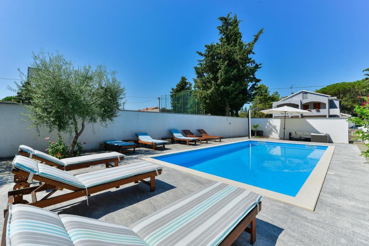 Family Friendly Apartments With A Swimming Pool Zadar - 18098 ภายนอก รูปภาพ