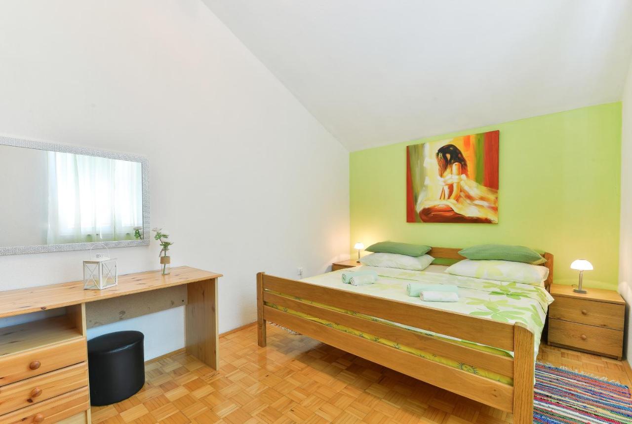Family Friendly Apartments With A Swimming Pool Zadar - 18098 ภายนอก รูปภาพ
