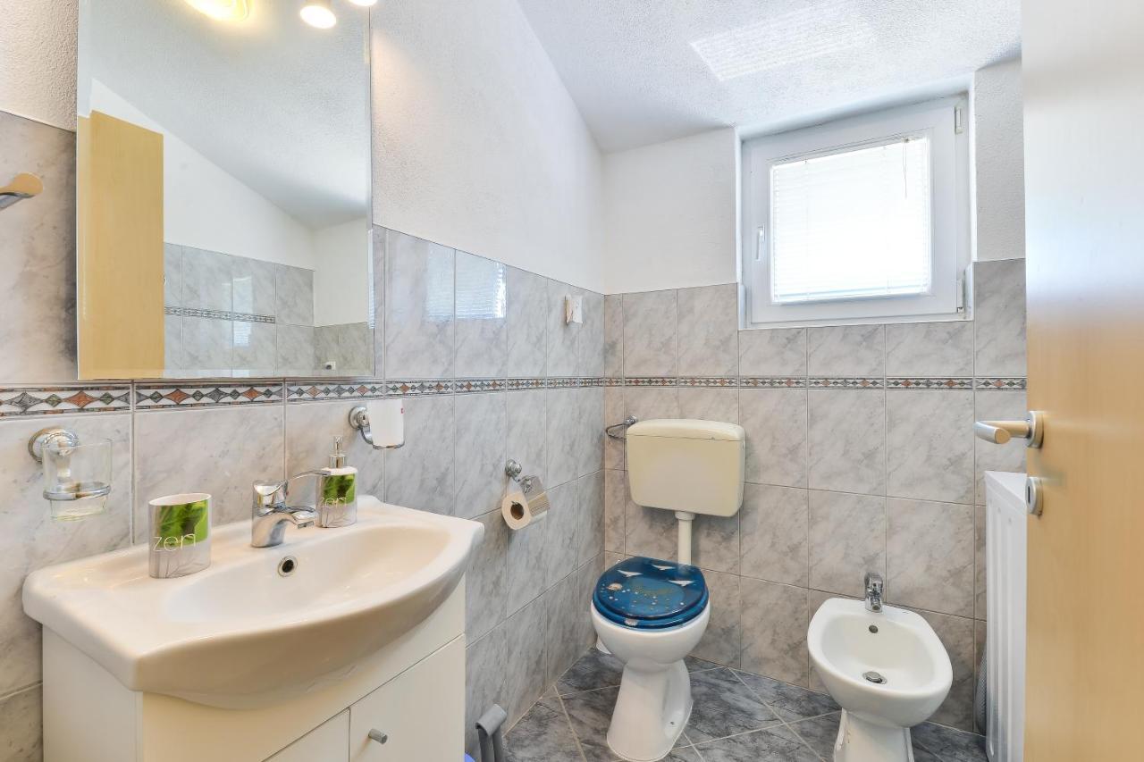 Family Friendly Apartments With A Swimming Pool Zadar - 18098 ภายนอก รูปภาพ