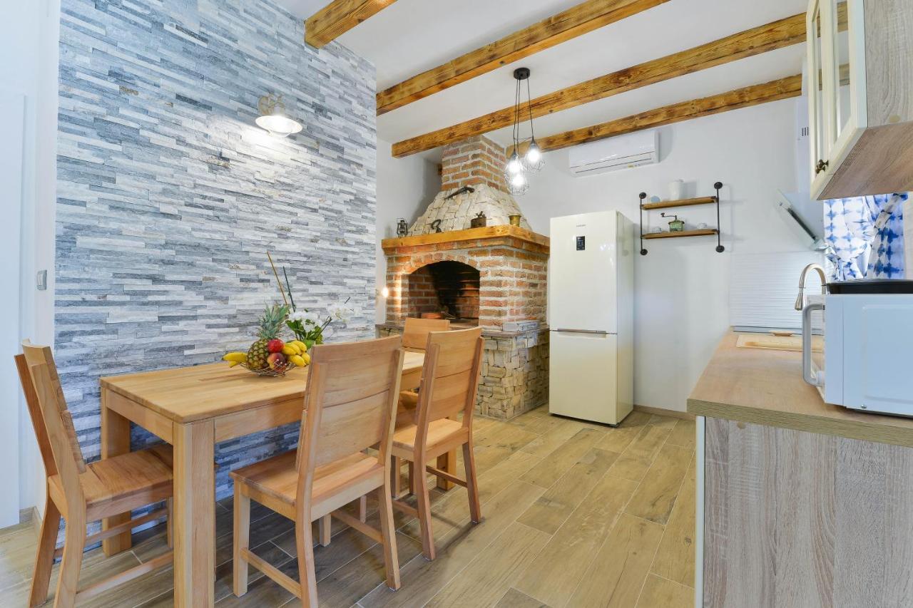 Family Friendly Apartments With A Swimming Pool Zadar - 18098 ภายนอก รูปภาพ