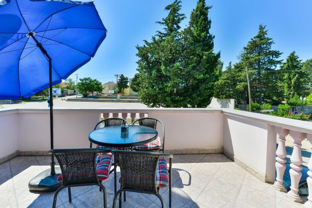 Family Friendly Apartments With A Swimming Pool Zadar - 18098 ภายนอก รูปภาพ