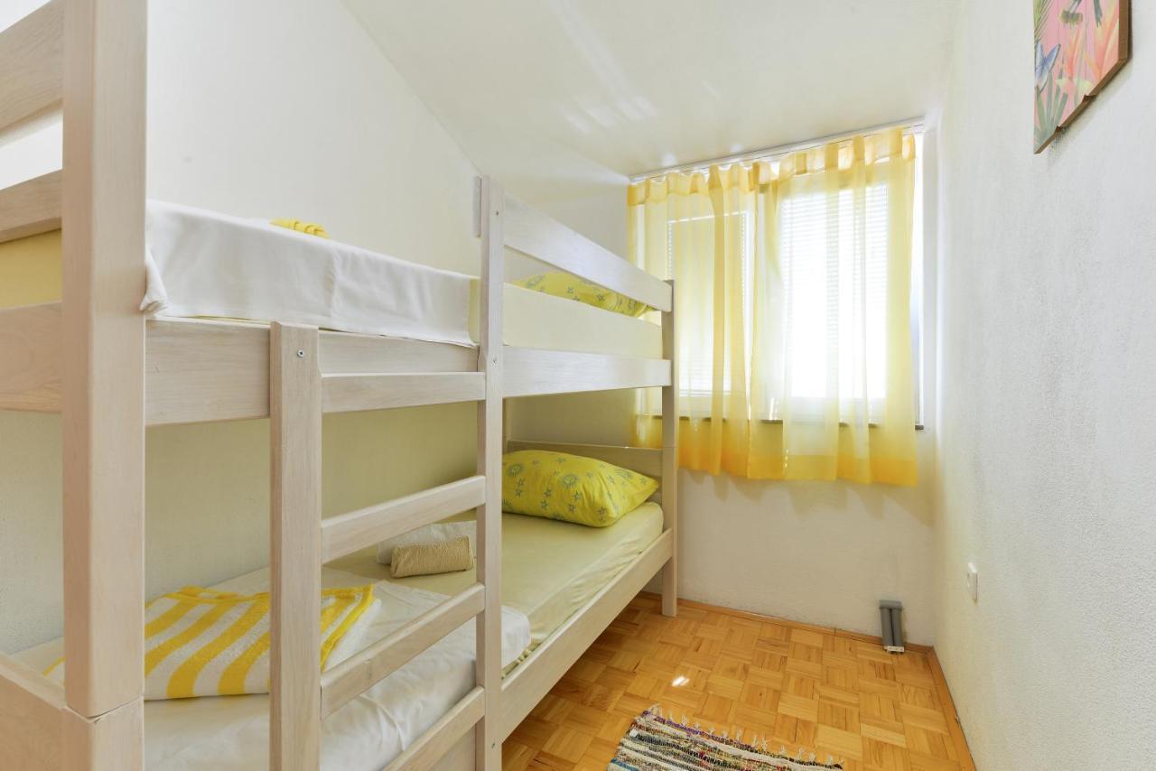 Family Friendly Apartments With A Swimming Pool Zadar - 18098 ภายนอก รูปภาพ