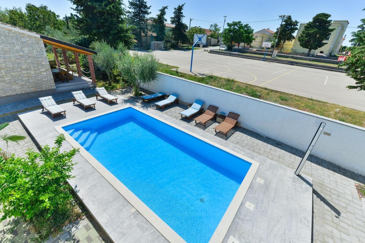 Family Friendly Apartments With A Swimming Pool Zadar - 18098 ภายนอก รูปภาพ